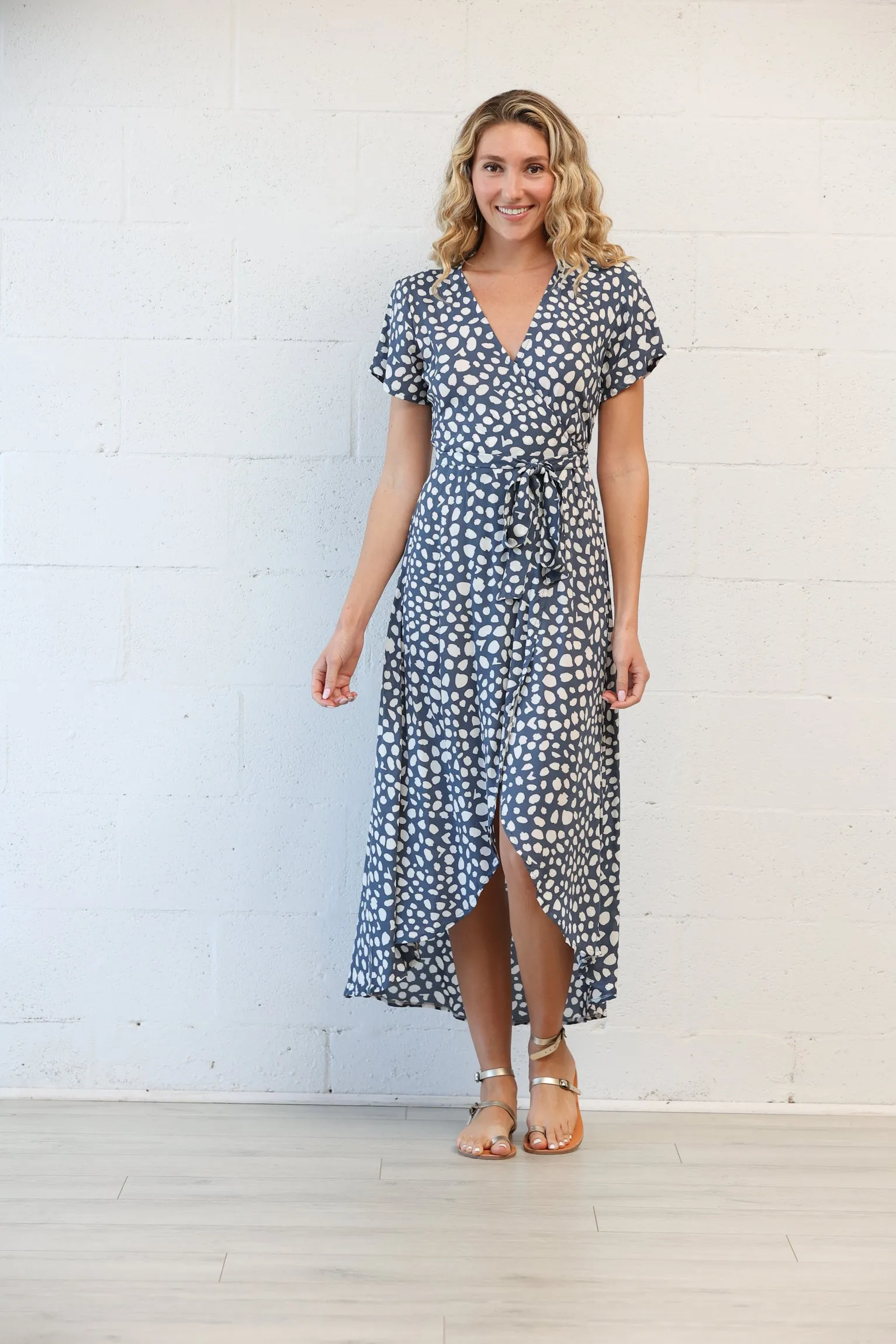 Castaway Wrap Dress in Pebble