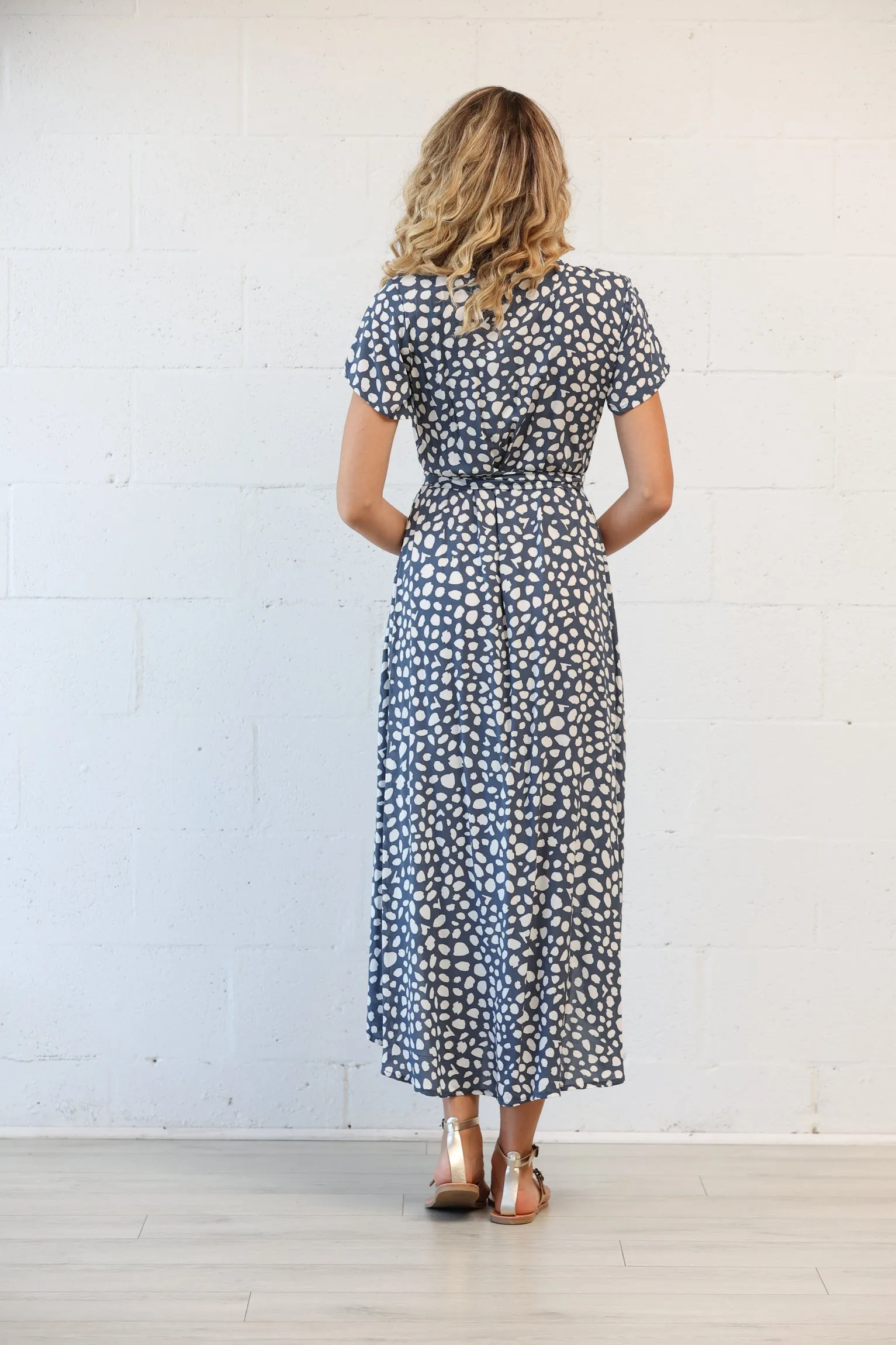 Castaway Wrap Dress in Pebble