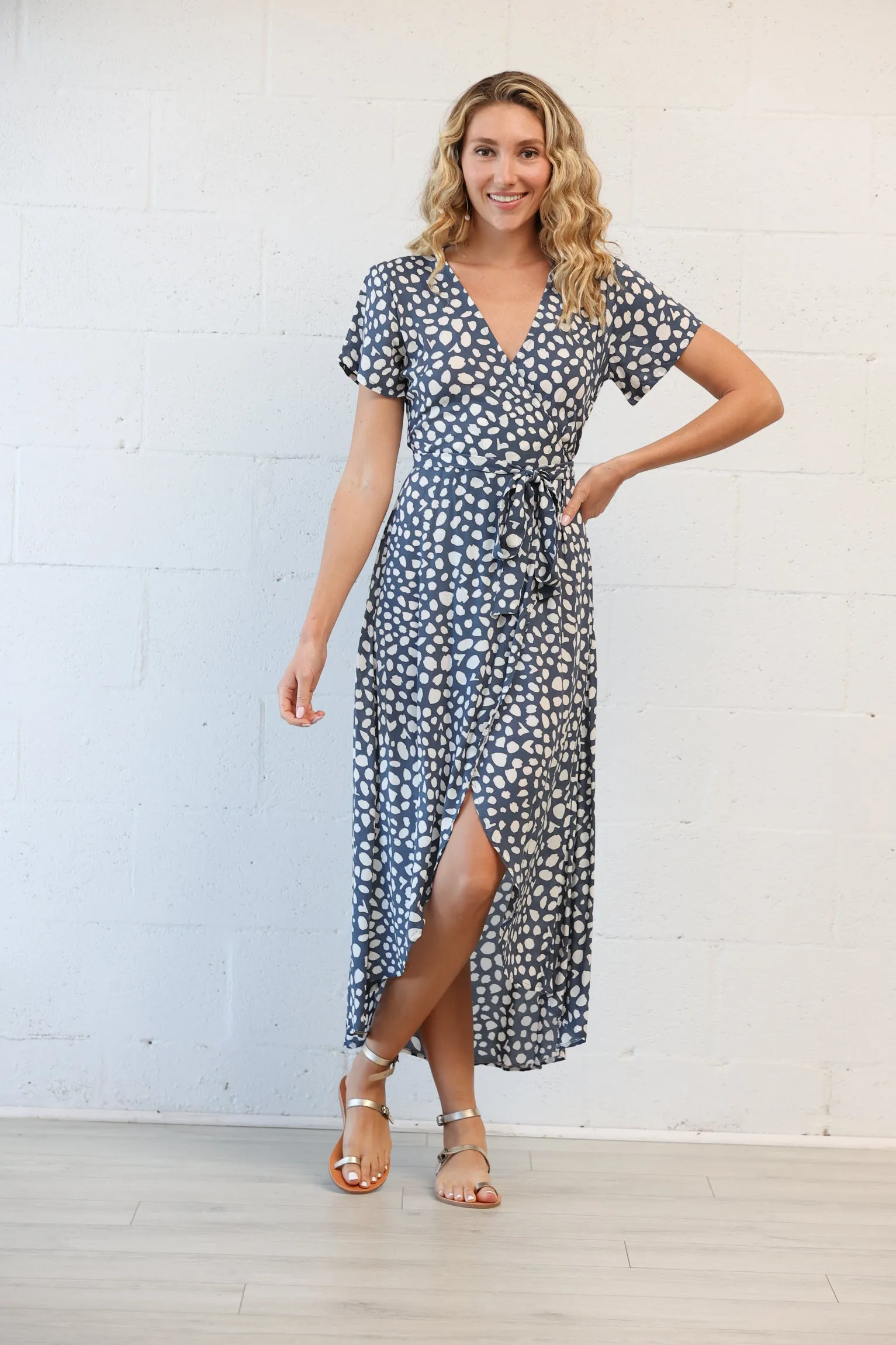 Castaway Wrap Dress in Pebble