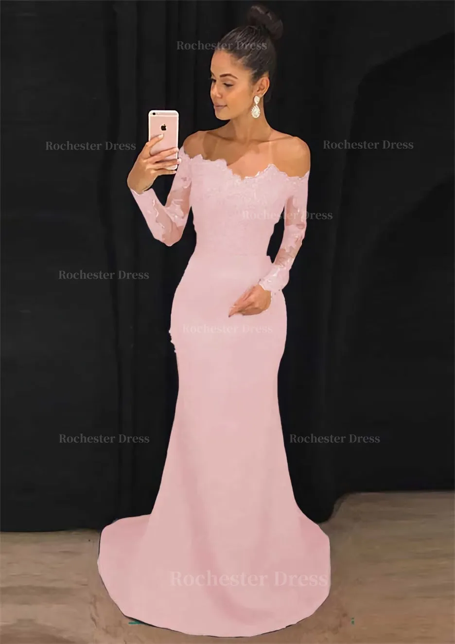 Elastic Satin Prom Dress Sheath/Column Off-The-Shoulder Court Train With Lace