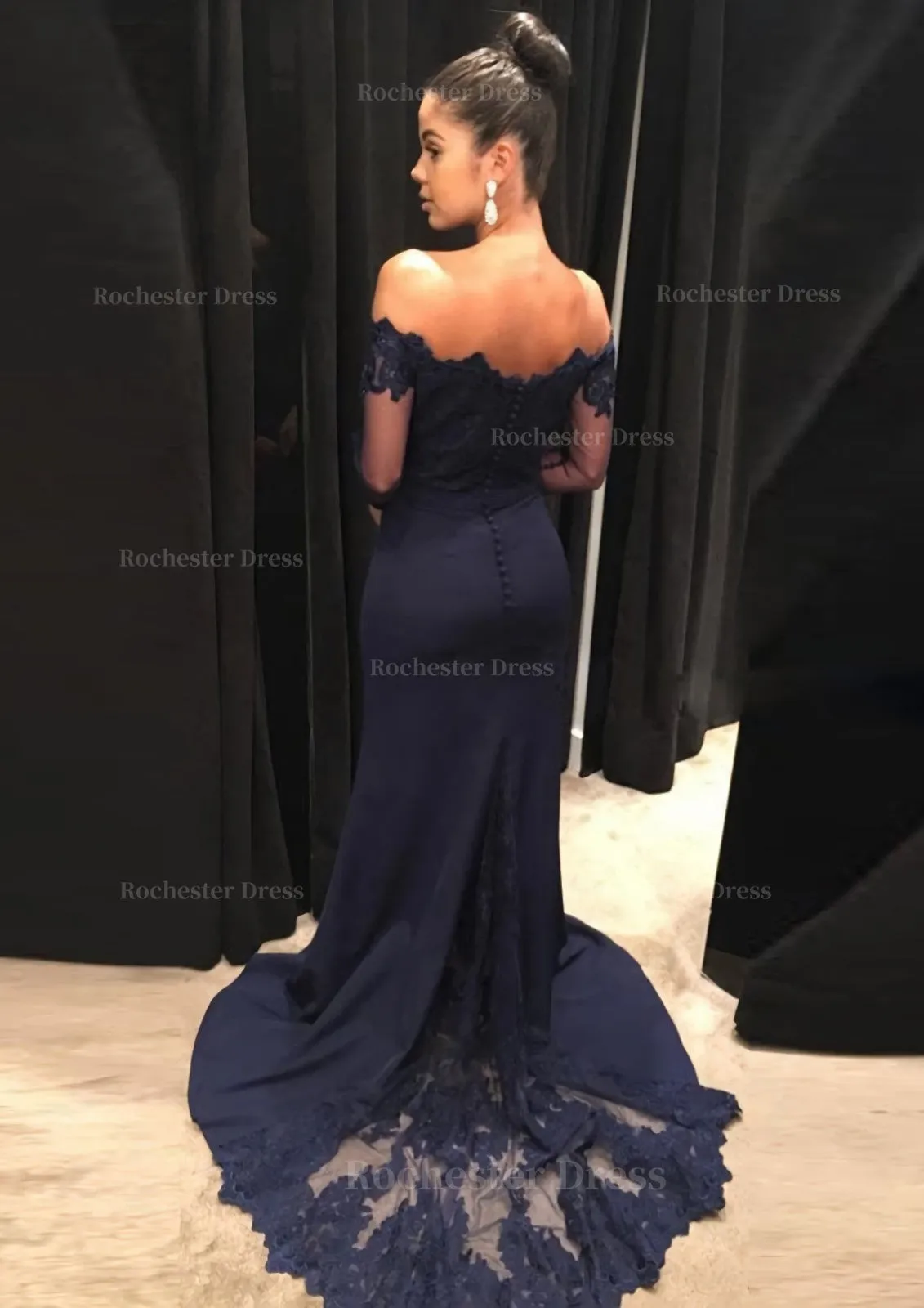 Elastic Satin Prom Dress Sheath/Column Off-The-Shoulder Court Train With Lace