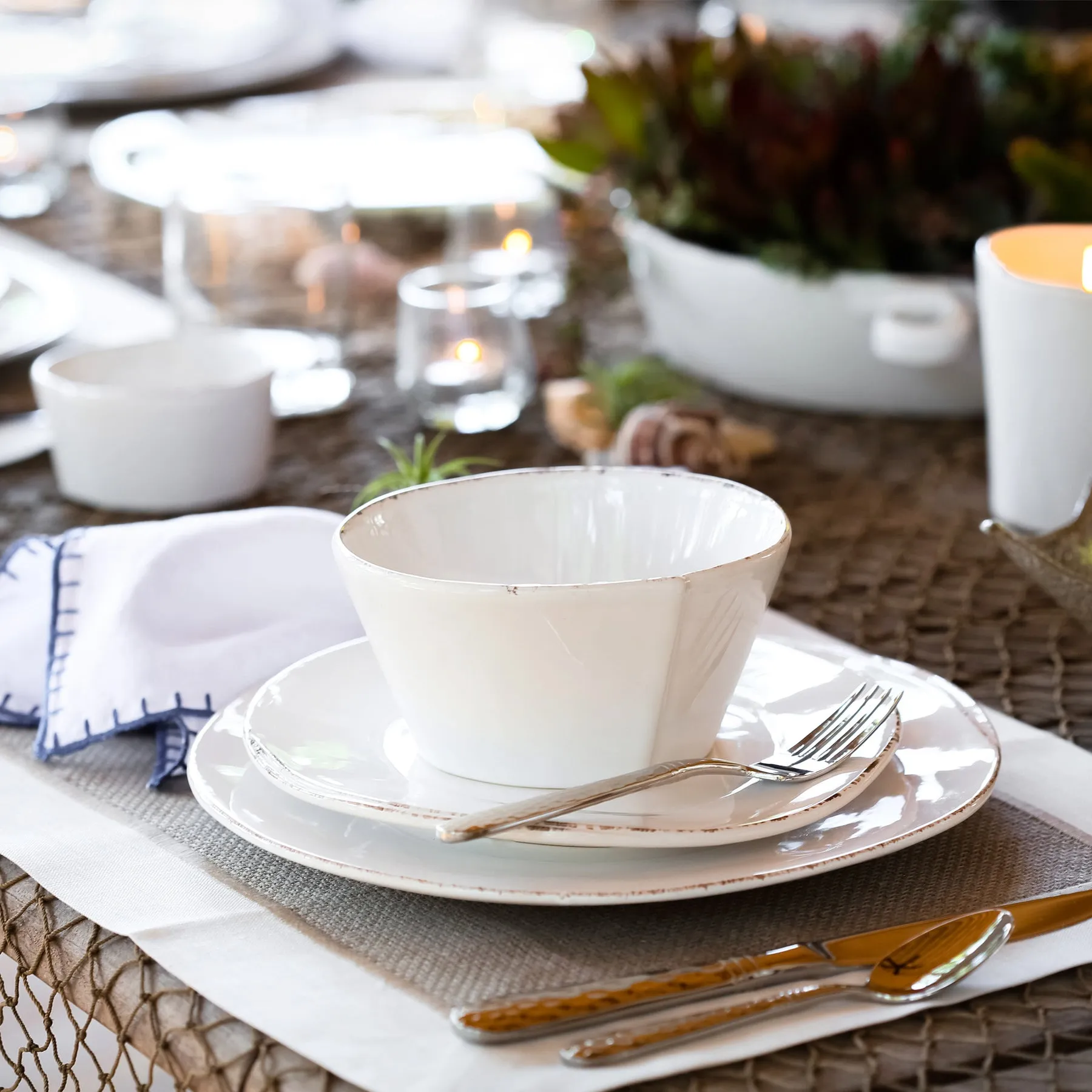 Lastra Dinnerware Collection